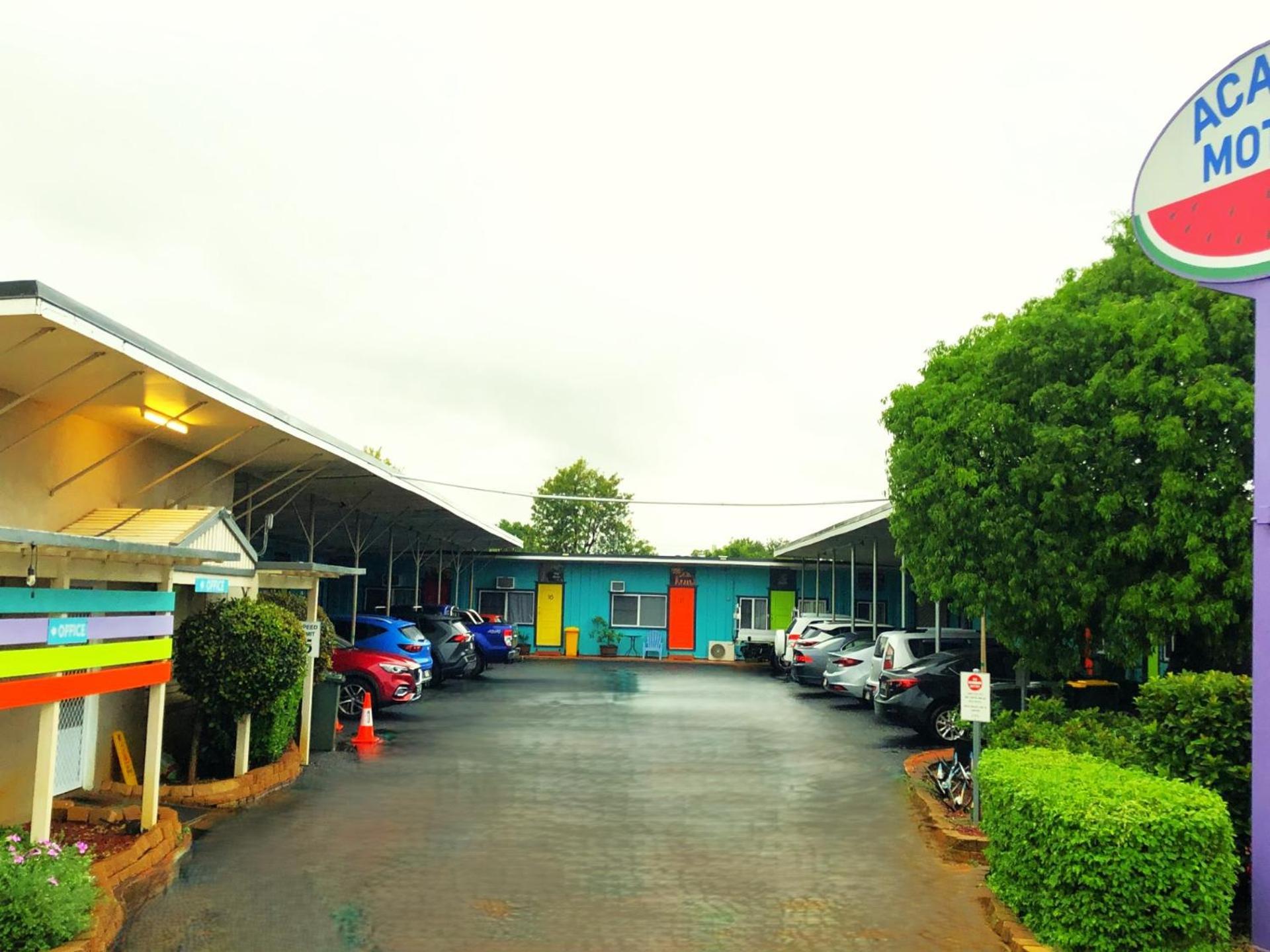 Acacia Motel Чинчилла Экстерьер фото